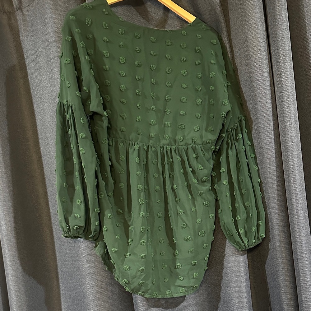 Elegant Green Women's Top - Picture 4 of 5